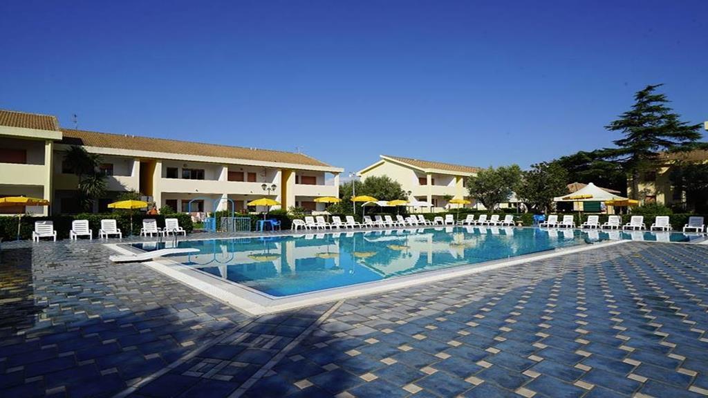 Apulia Hotel Sellia Marina Exteriör bild